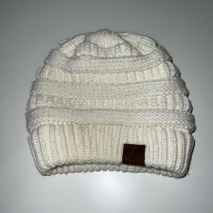 cream/white cc knit beanie